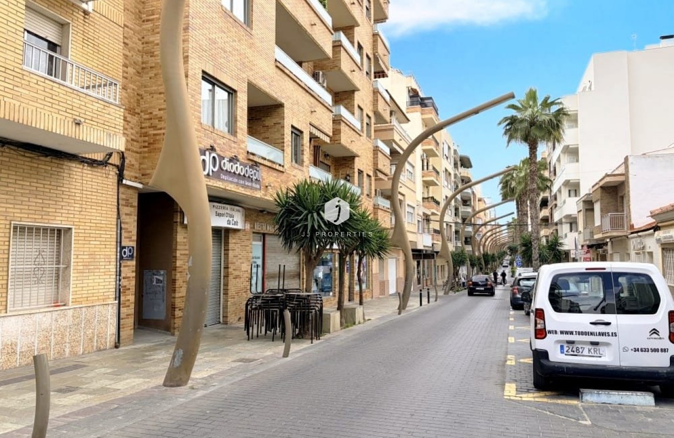 Resale - Apartment / flat -
Torrevieja - Costa Blanca