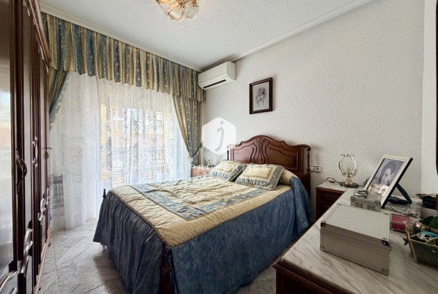 Resale - Apartment / flat -
Torrevieja - Costa Blanca