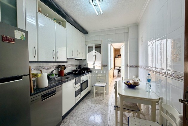 Resale - Apartment / flat -
Torrevieja - Costa Blanca
