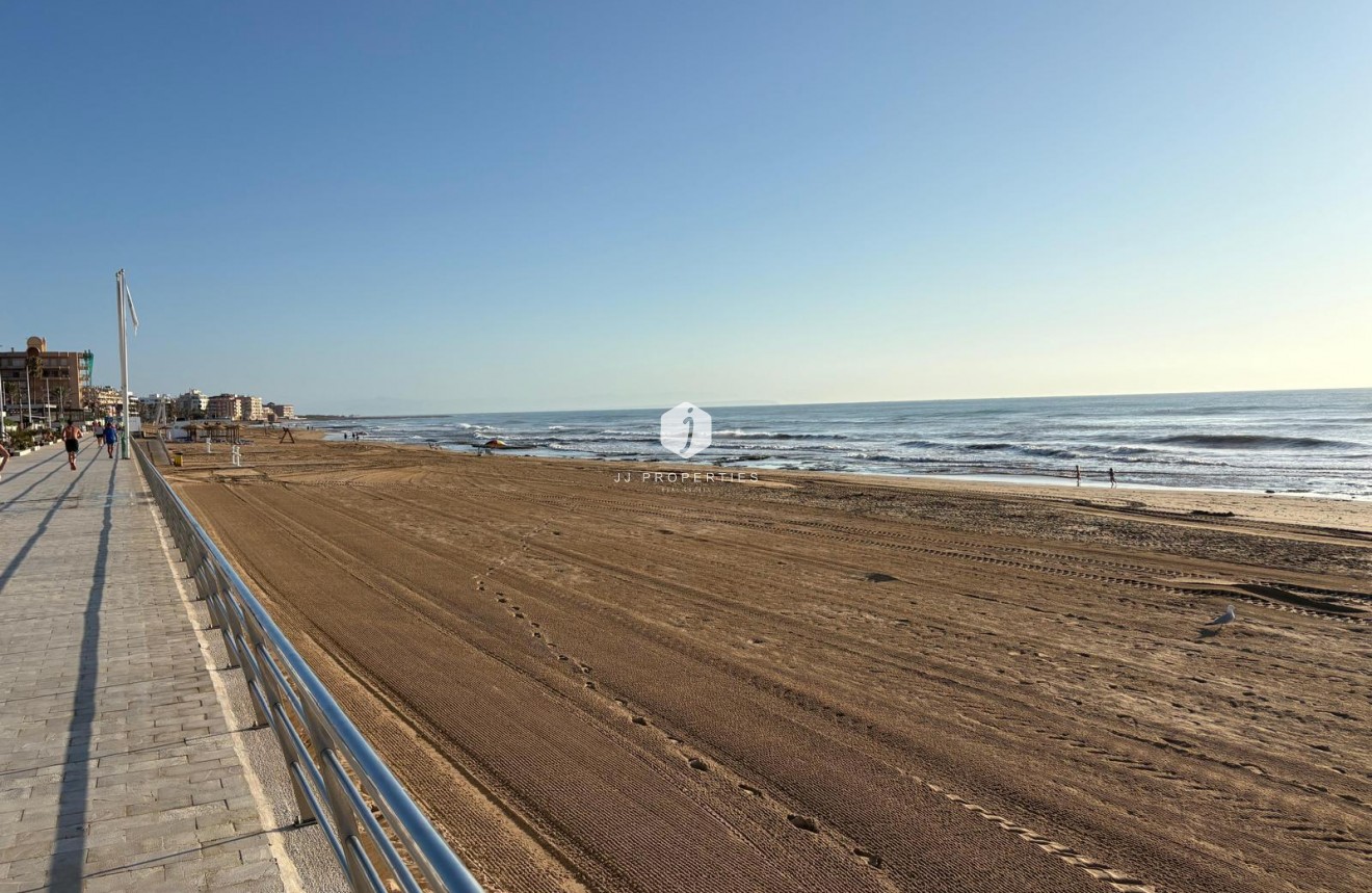 Tweedehands - Appartement / flat -
Torrevieja - Costa Blanca