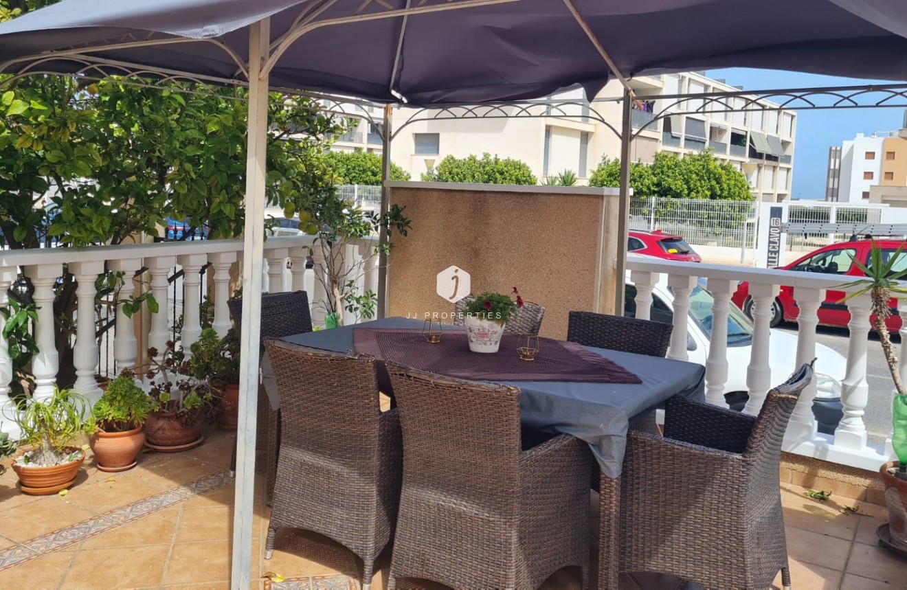 Resale - Villa -
Orihuela Costa - Costa Blanca