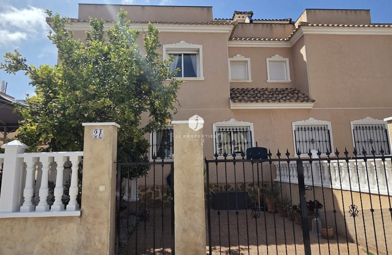 Resale - Villa -
Orihuela Costa - Costa Blanca