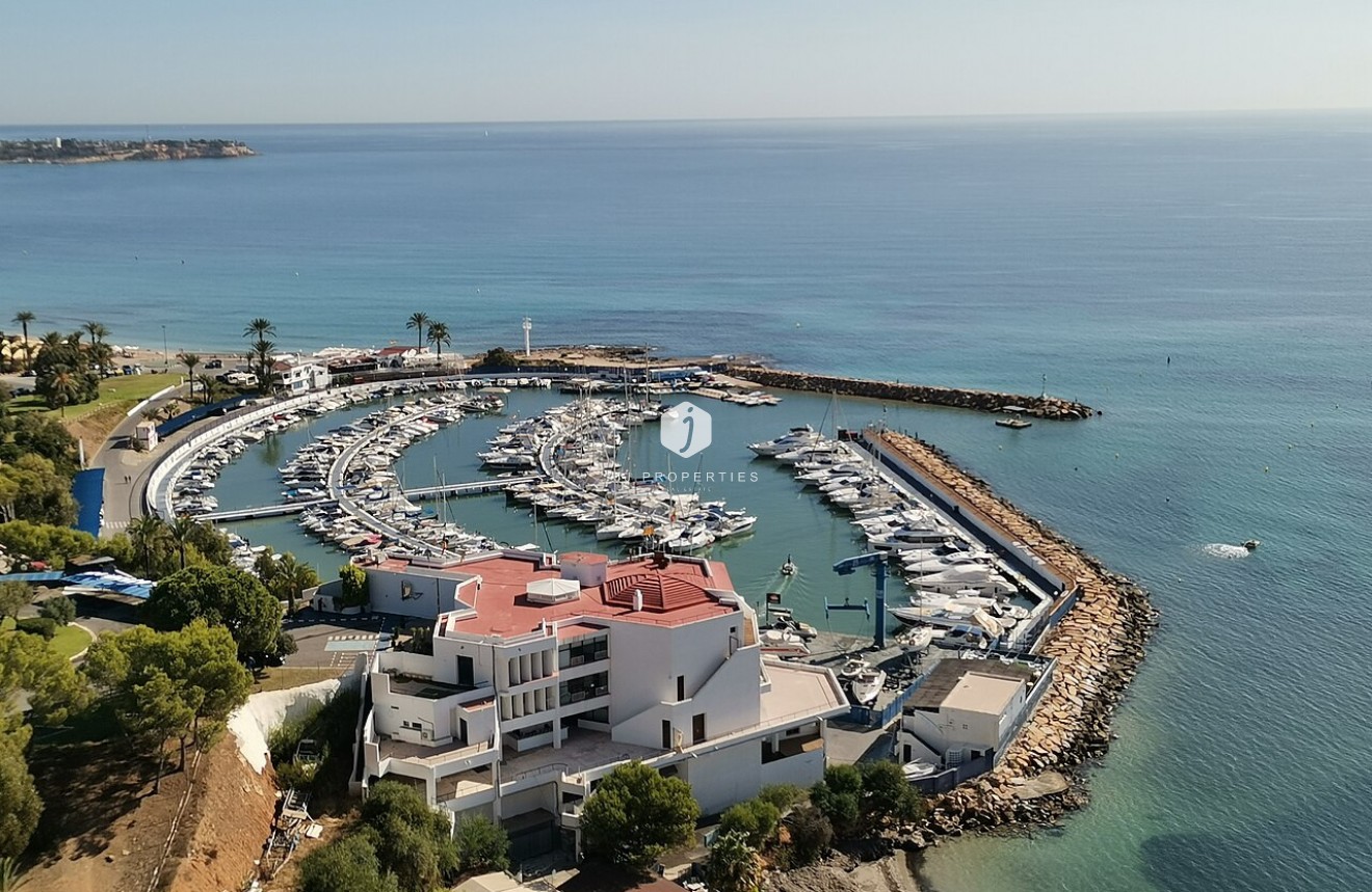 Resale - Villa -
Orihuela Costa - Costa Blanca