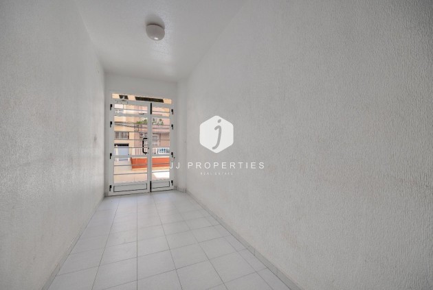 Aus zweiter Hand - Wohnung -
Torrevieja - Estacion de autobuses