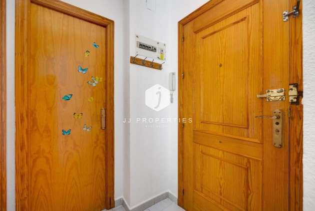 Aus zweiter Hand - Wohnung -
Torrevieja - Estacion de autobuses