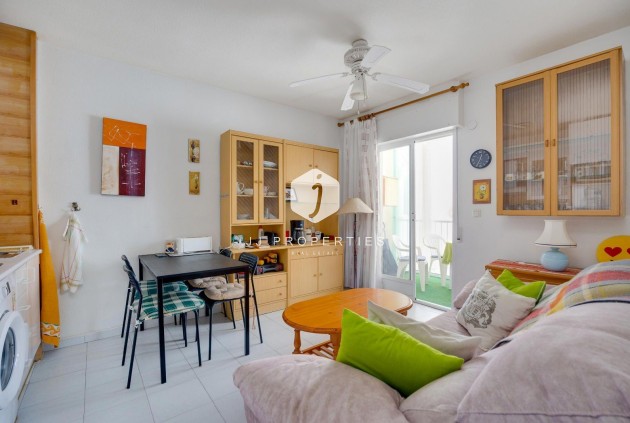 Aus zweiter Hand - Wohnung -
Torrevieja - Estacion de autobuses