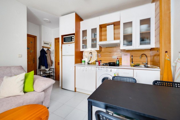 Aus zweiter Hand - Wohnung -
Torrevieja - Estacion de autobuses