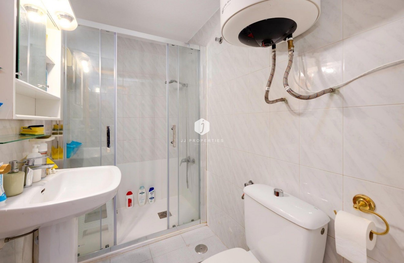 Aus zweiter Hand - Wohnung -
Torrevieja - Estacion de autobuses