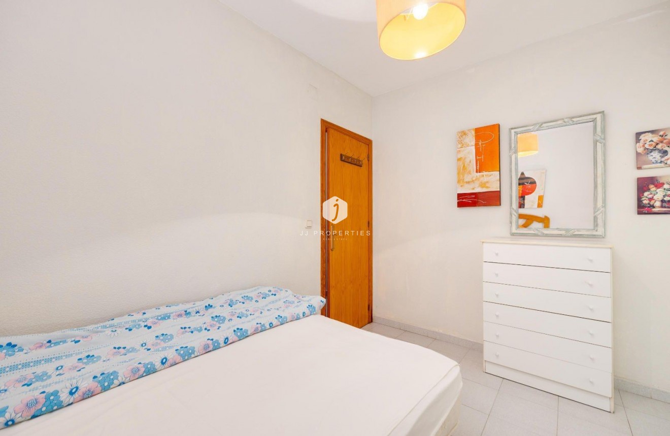 Aus zweiter Hand - Wohnung -
Torrevieja - Estacion de autobuses