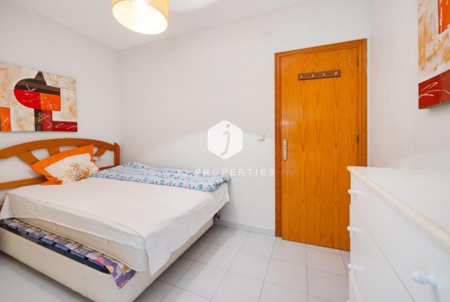 Aus zweiter Hand - Wohnung -
Torrevieja - Estacion de autobuses