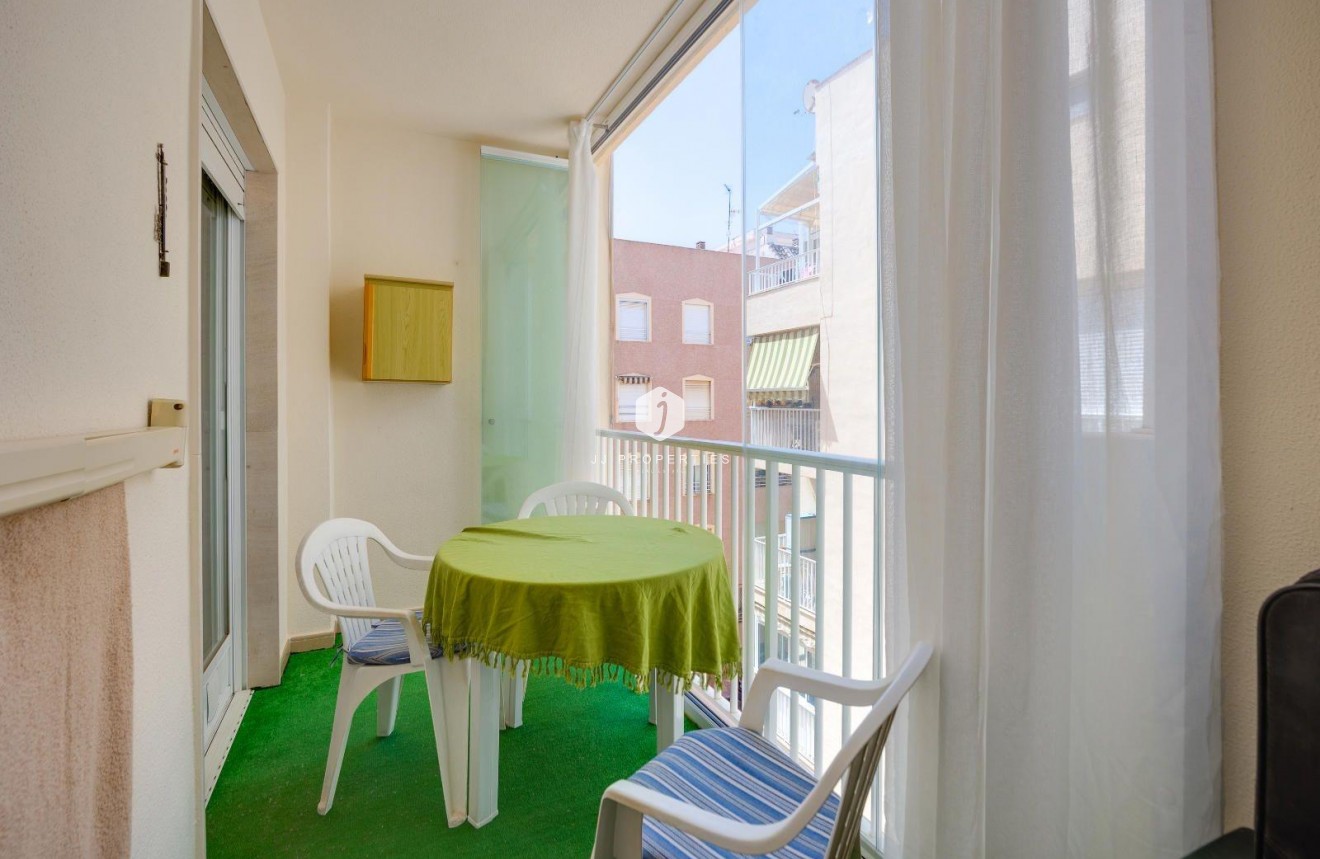 Aus zweiter Hand - Wohnung -
Torrevieja - Estacion de autobuses