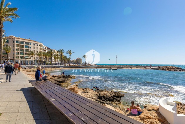 Aus zweiter Hand - Wohnung -
Torrevieja - Estacion de autobuses