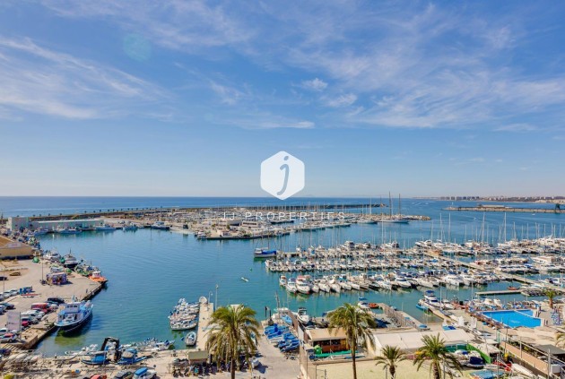 Aus zweiter Hand - Wohnung -
Torrevieja - Estacion de autobuses