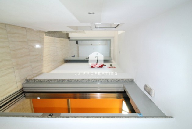 Resale - Apartment / flat -
Torrevieja - Centro