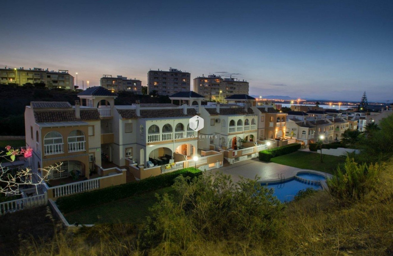 Tweedehands - Appartement / flat -
Torrevieja - La Mata