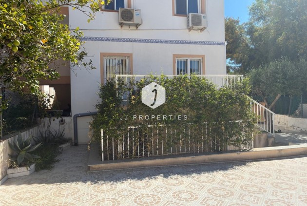 Tweedehands - Appartement / flat -
Torrevieja - La Mata