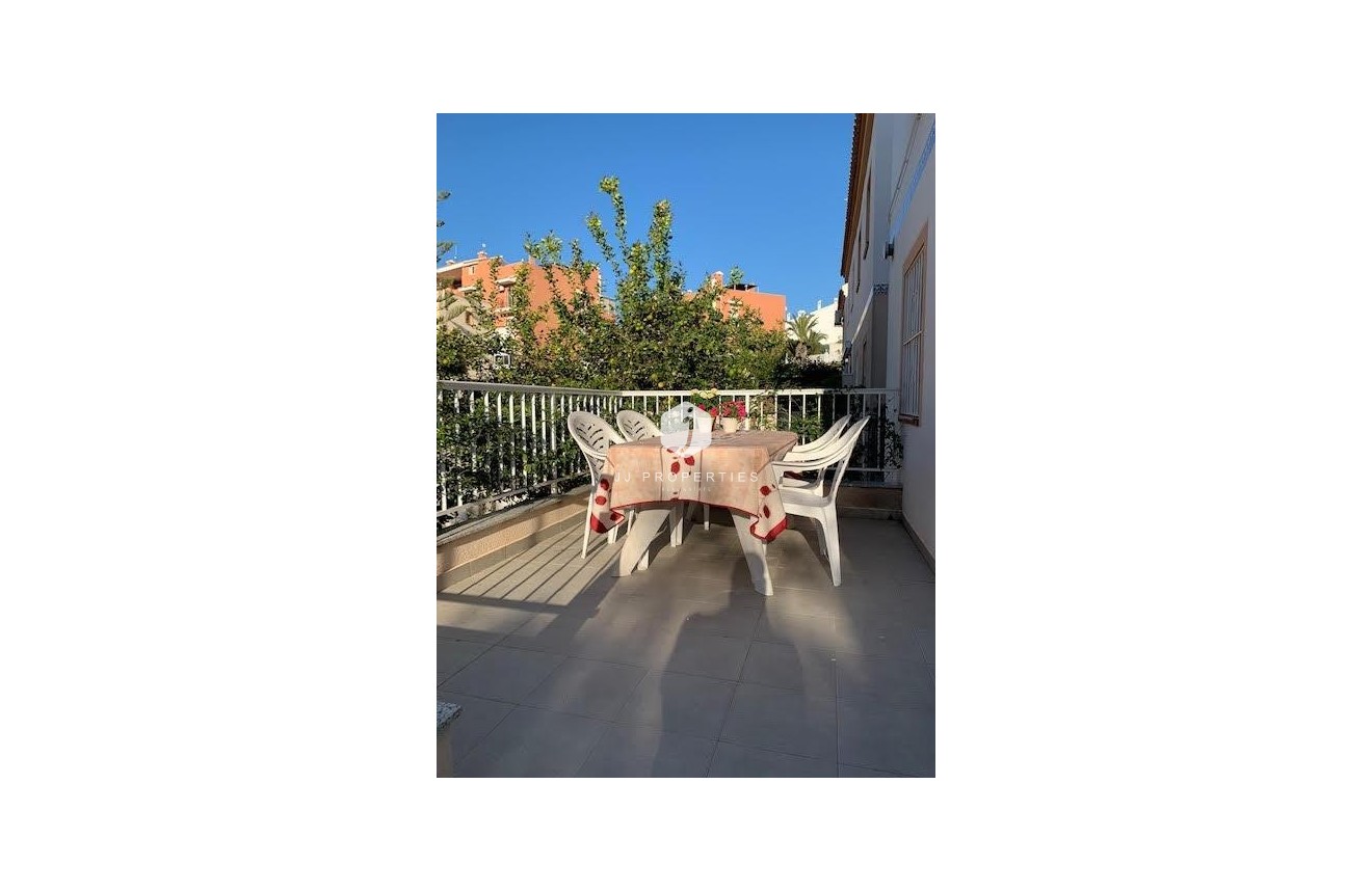 Tweedehands - Appartement / flat -
Torrevieja - La Mata