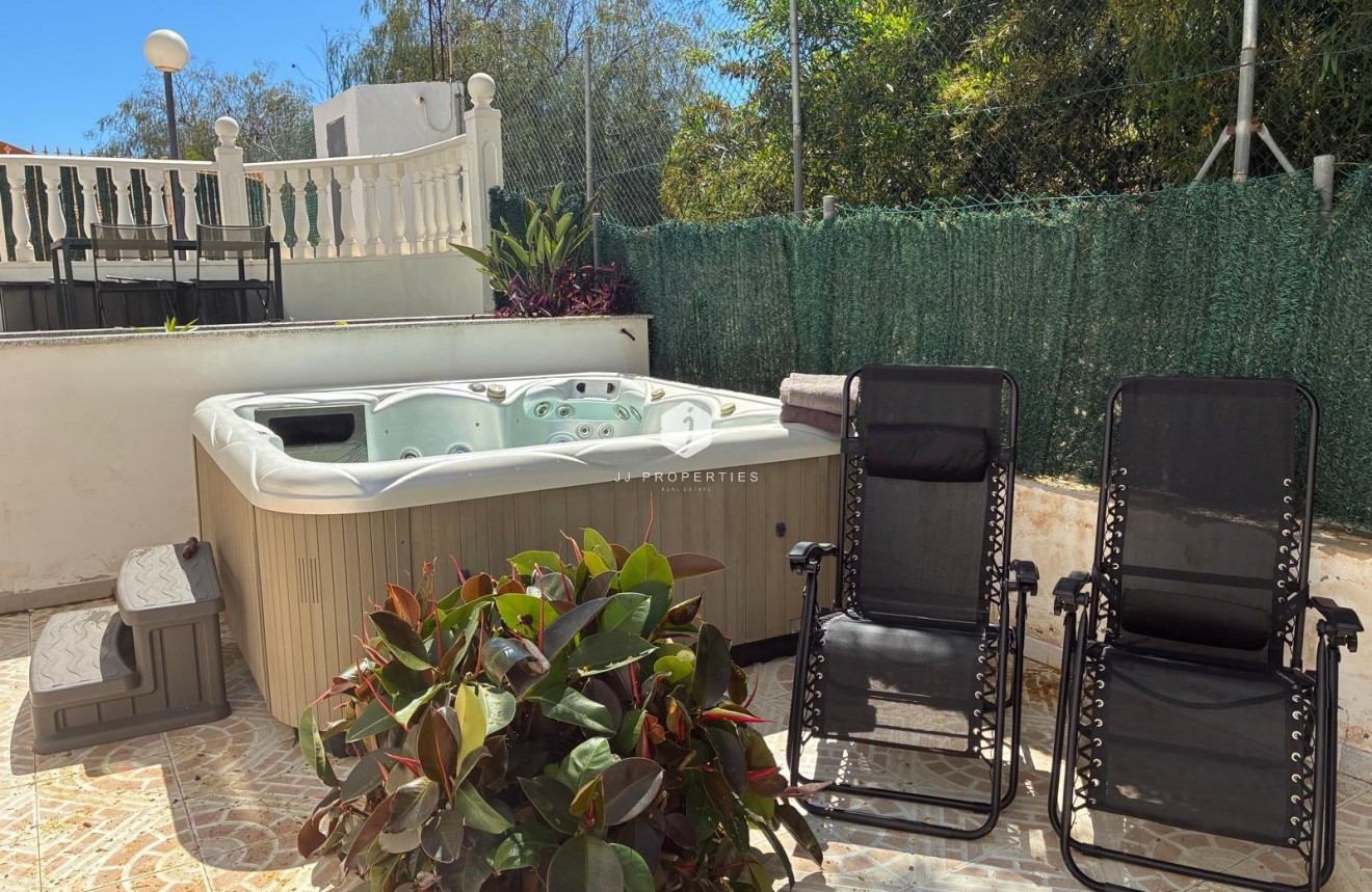 Tweedehands - Appartement / flat -
Torrevieja - La Mata