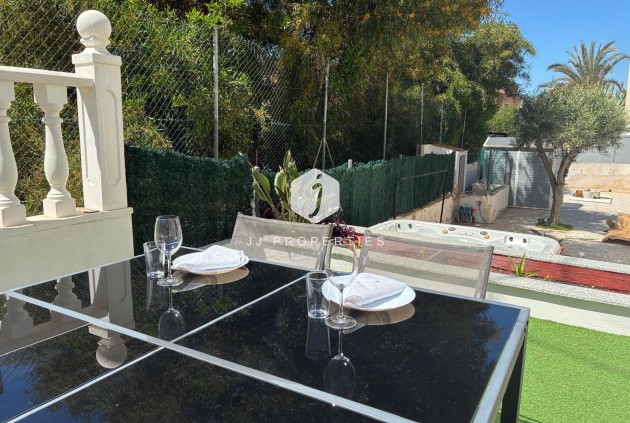 Tweedehands - Appartement / flat -
Torrevieja - La Mata