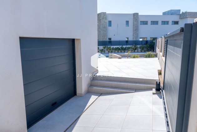 Resale - Villa -
Torrevieja - La Valeta