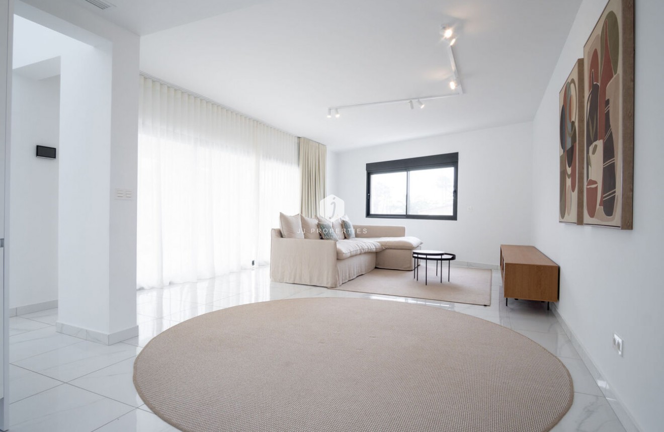 Resale - Villa -
Torrevieja - La Valeta