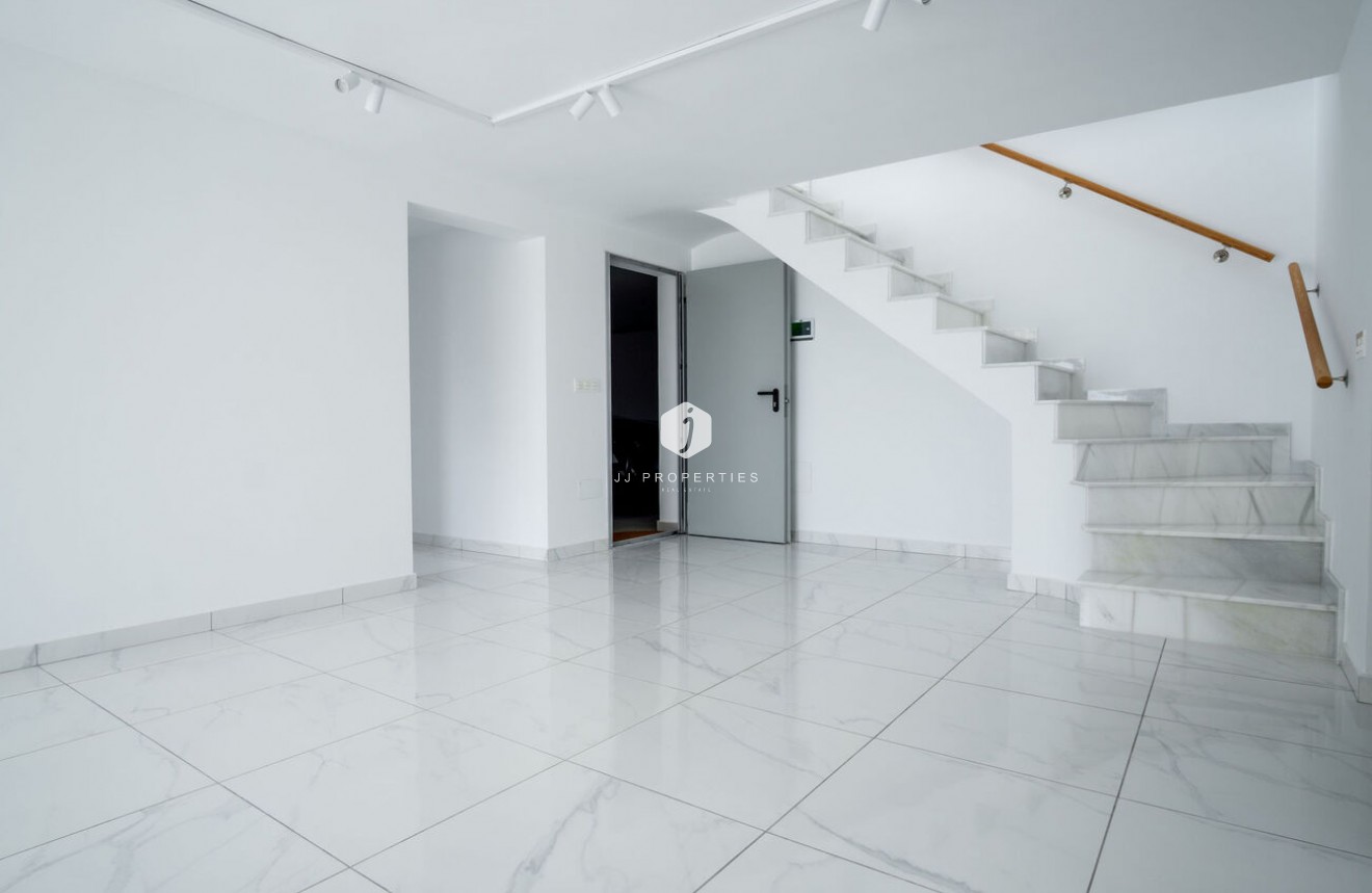 Resale - Villa -
Torrevieja - La Valeta
