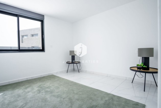 Resale - Villa -
Torrevieja - La Valeta