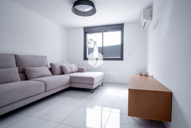 Resale - Villa -
Torrevieja - La Valeta