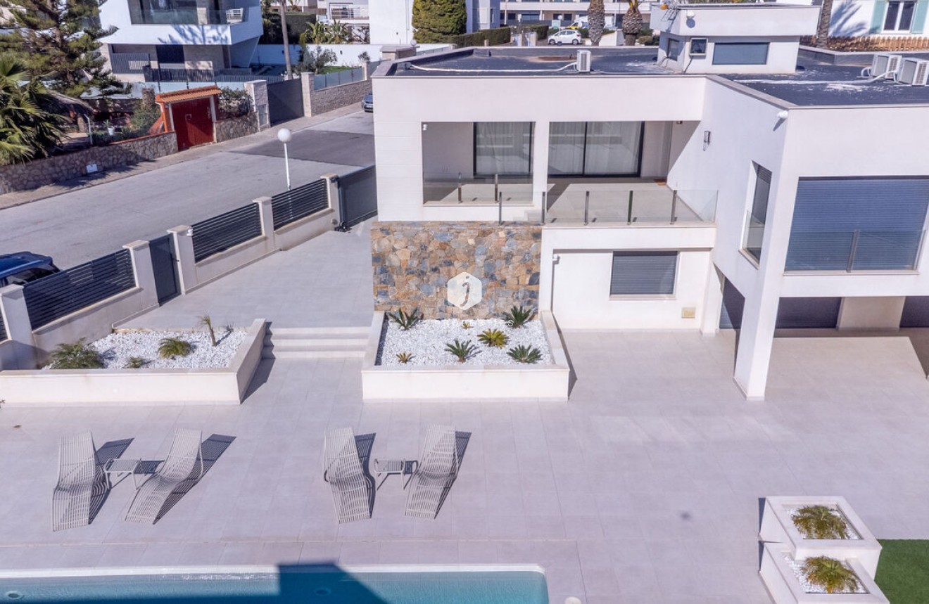 Resale - Villa -
Torrevieja - La Valeta