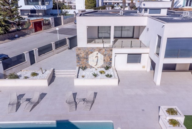 Resale - Villa -
Torrevieja - La Valeta