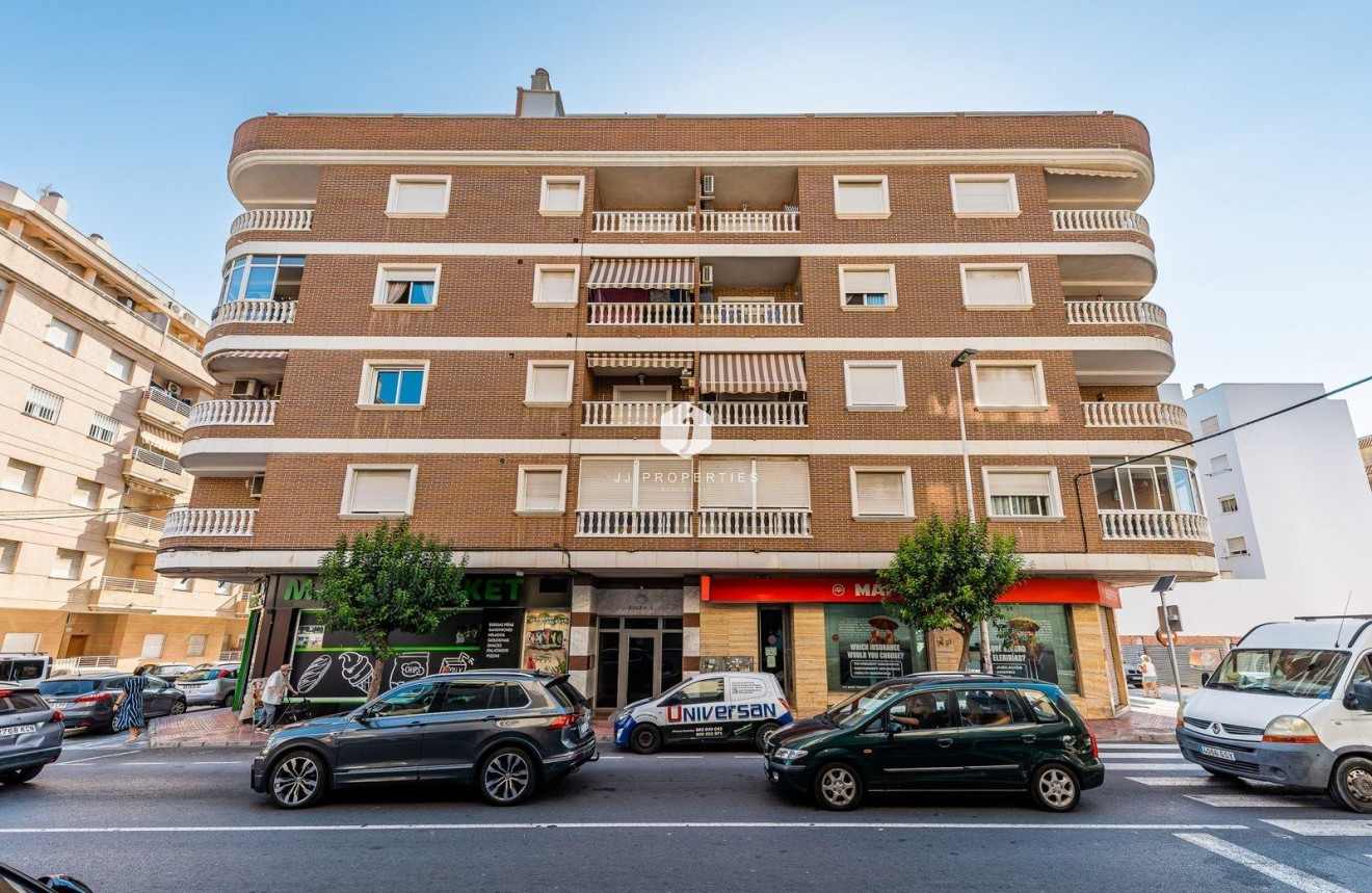 Resale - Apartment / flat -
Torrevieja - Centro