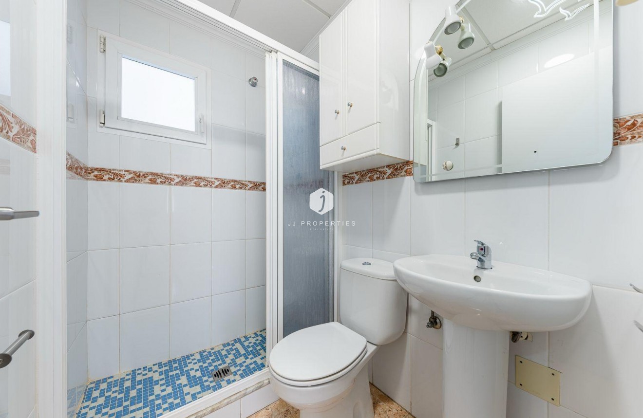 Resale - Apartment / flat -
Torrevieja - Centro