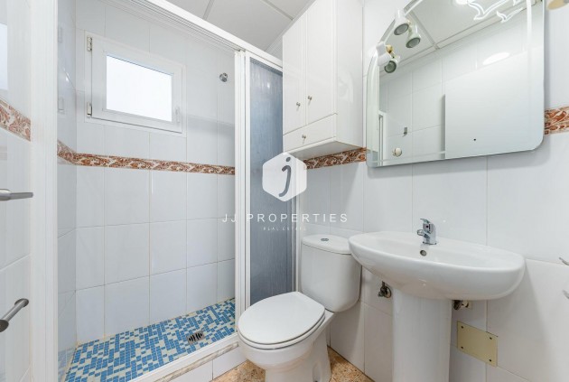 Resale - Apartment / flat -
Torrevieja - Centro