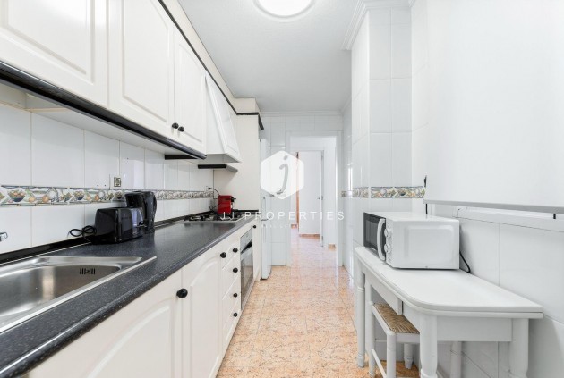 Resale - Apartment / flat -
Torrevieja - Centro