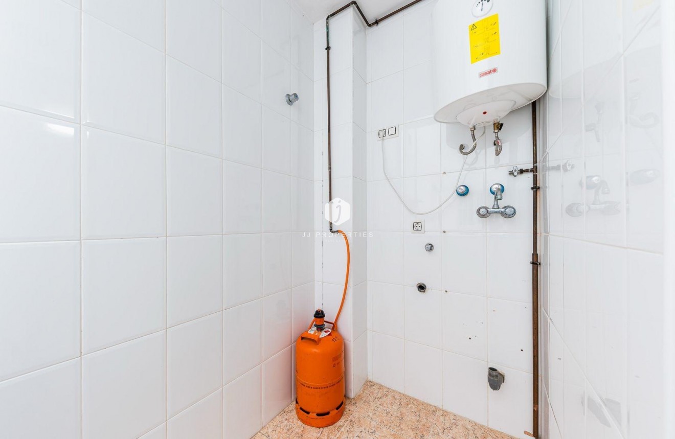 Resale - Apartment / flat -
Torrevieja - Centro