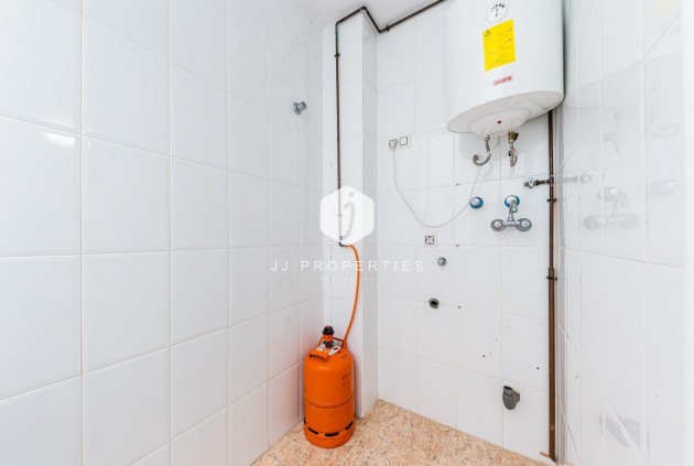 Resale - Apartment / flat -
Torrevieja - Centro