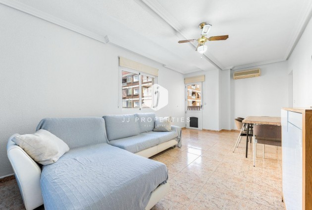 Resale - Apartment / flat -
Torrevieja - Centro