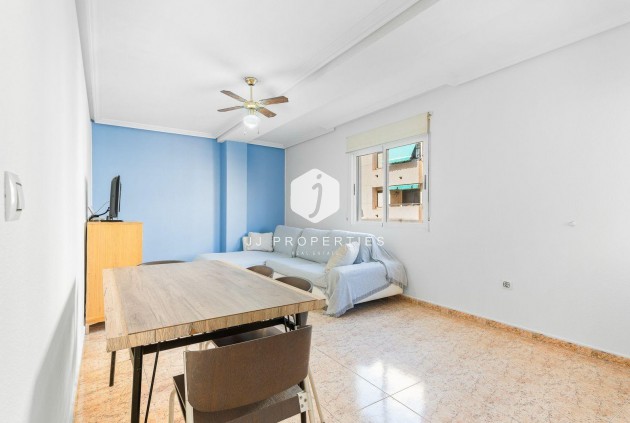 Resale - Apartment / flat -
Torrevieja - Centro