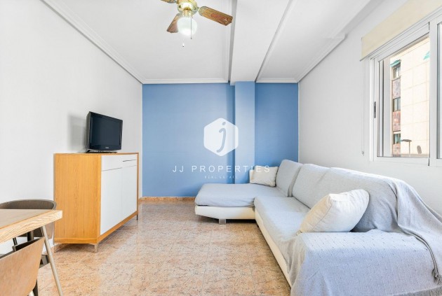 Resale - Apartment / flat -
Torrevieja - Centro