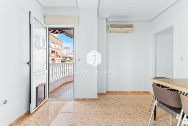 Resale - Apartment / flat -
Torrevieja - Centro