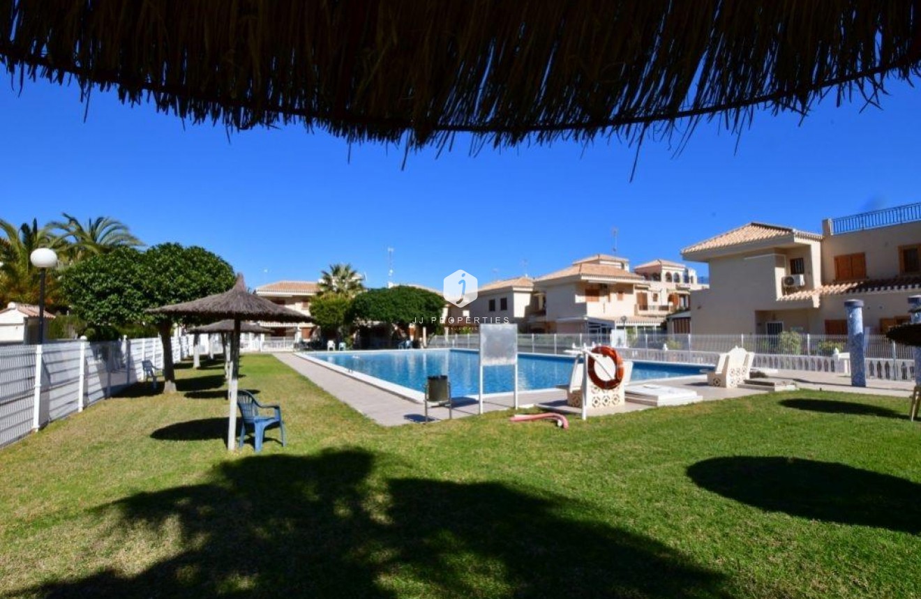 Aus zweiter Hand - Wohnung -
Orihuela Costa - La Zenia