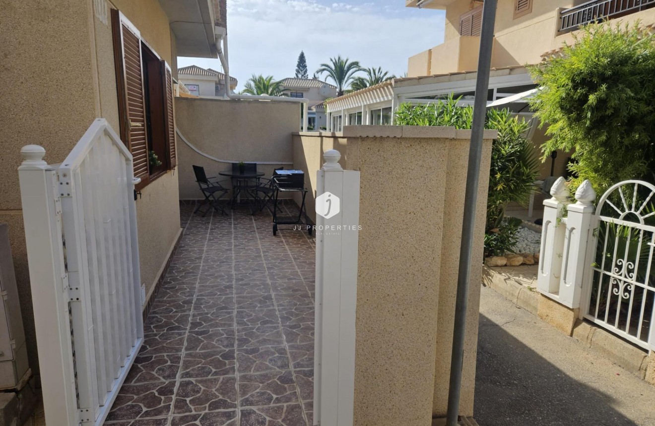 Aus zweiter Hand - Wohnung -
Orihuela Costa - La Zenia