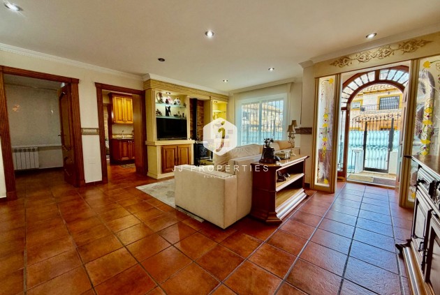Resale - Chalet -
Orihuela Costa - La Zenia