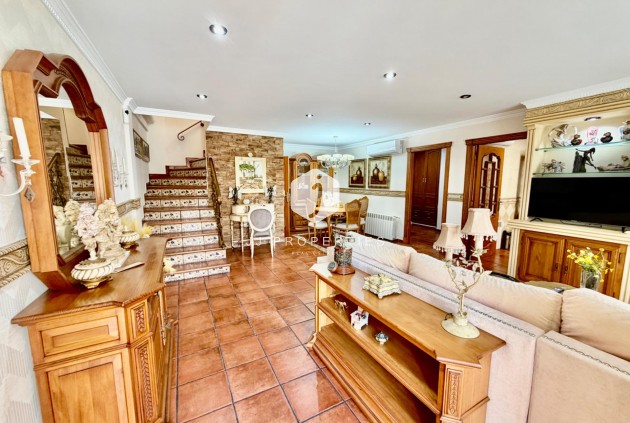 Resale - Chalet -
Orihuela Costa - La Zenia
