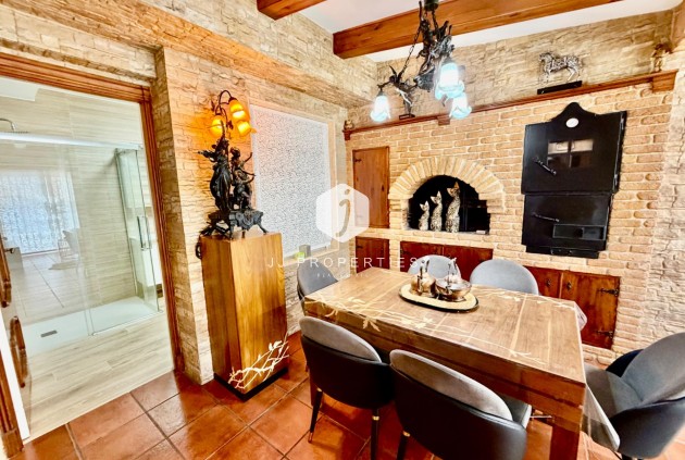 Resale - Chalet -
Orihuela Costa - La Zenia