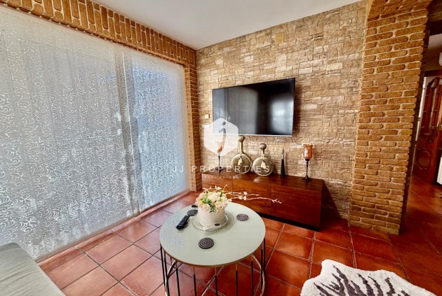 Resale - Chalet -
Orihuela Costa - La Zenia