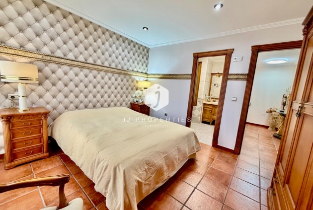 Resale - Chalet -
Orihuela Costa - La Zenia