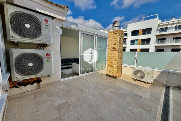 Resale - Chalet -
Orihuela Costa - La Zenia