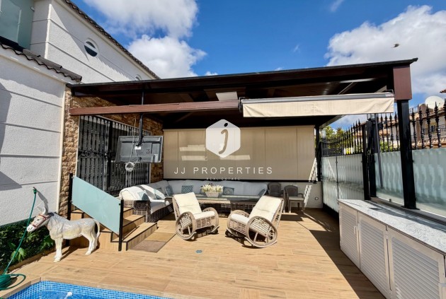Resale - Chalet -
Orihuela Costa - La Zenia