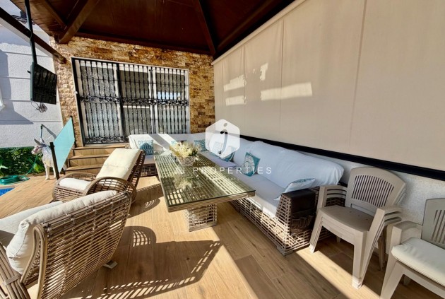 Resale - Chalet -
Orihuela Costa - La Zenia
